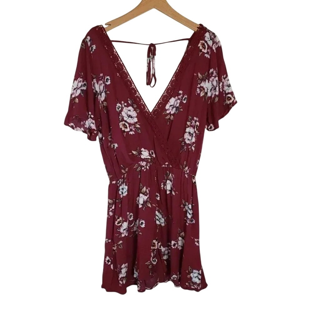 Xhilaration Romper Medium Burgundy Floral Crochet Lace Trim Open Back Tie Boho